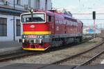 T478 4067/754 467 steht mit Quasi-Retrofarben am 19 September 2024 in Brno hl.n.