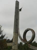 Denkmal fr Pilot und Flugzeugkonstrukteur Nestorov (1887-1914) bei Zhovkva, Ukraine 11-05-2014.