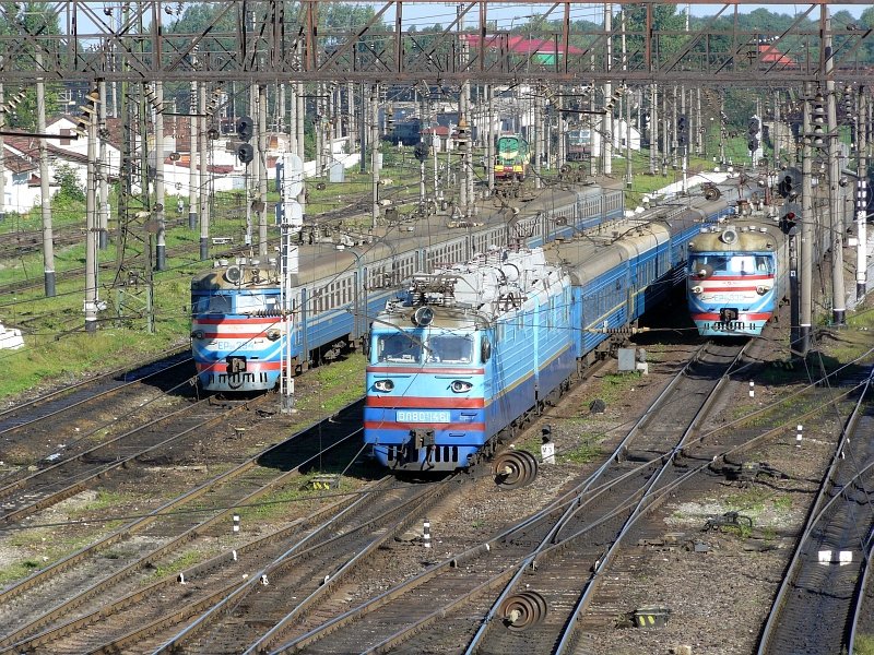 Von Links nach Rechts ER-294, VL80-1461 ubd ER-333. Lviv 07-09-2007.