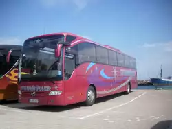 Mercedes Tourismo von Steinm�ller aus Deutschland im Stadthafen Sassnitz.