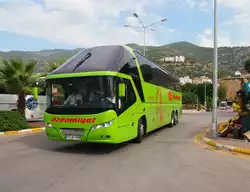Neoplan Starliner II �zemniyet in Busbahnhof Alanya / T�rkei am 19.09.3014.